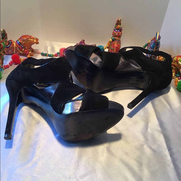 🛍Guess By Marciano🛍 - Picture 4 of 5